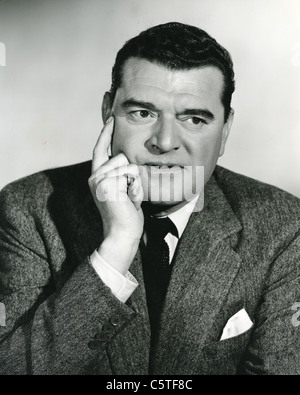 JACK HAWKINS film inglese e attore di scena nel 1955 Foto Stock