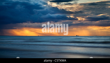 Seascape al tramonto, Saltburn Foto Stock