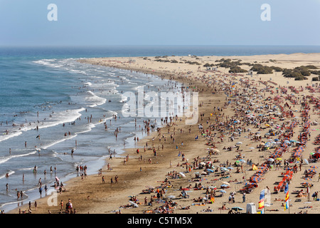 Spagna, Gran Canaria, Costa Canaria, Playa del Ingles, turistico sulla spiaggia Foto Stock