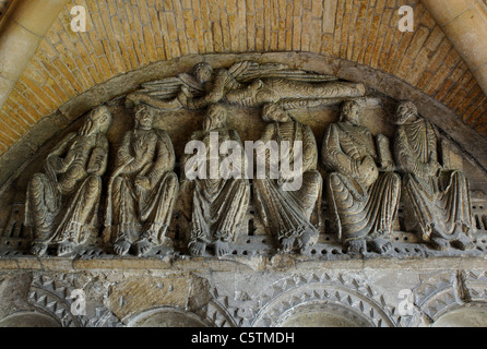 Sculture romaniche nel portico di Malmesbury Abbey, Wiltshire, Inghilterra, Regno Unito Foto Stock