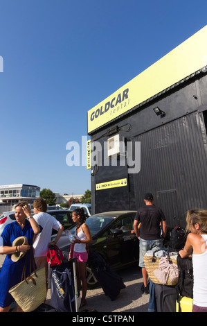 Ibiza, Isole Baleari, Spagna - noleggio Goldcar code di ritorno e di deposito vicino aeroporto - economici noleggio auto senza fronzoli Foto Stock