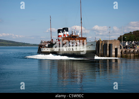 P.S. La Waverley in partenza dal molo rothesay isle of bute Argyll Scotland Regno Unito Regno Unito Foto Stock