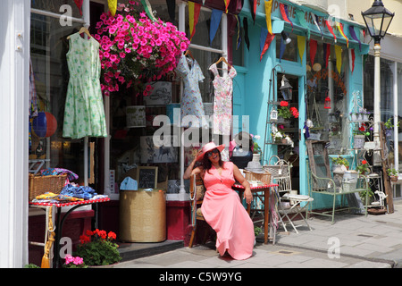 Antiquariato e collezionismo il negozio nella Città Vecchia, Hastings, East Sussex, England, Regno Unito, GB Foto Stock