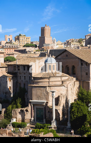 Italia, Roma, Foro Romano, Tempio di Romolo Foto Stock