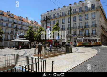 Praca do Luis Camoes nel quartiere Bairro Alto di Lisbona Foto Stock