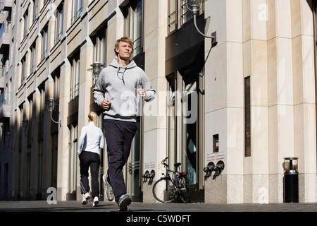 Germania, Berlino, jogging in città Foto Stock