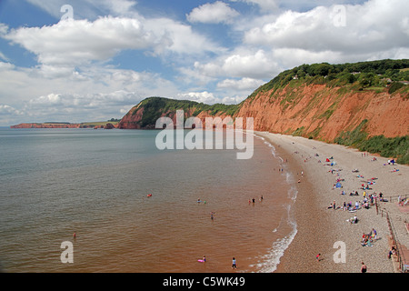 Rosso scogliere di arenaria, facente parte della Jurassic Coast, a Sidmouth, nel Devon, Inghilterra, Regno Unito Foto Stock