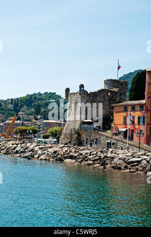 Il castello costruito nel 1550 dalla Repubblica di Genova come difesa contro gli attacchi da parte di nord africana di pirati, Santa Margherita Foto Stock