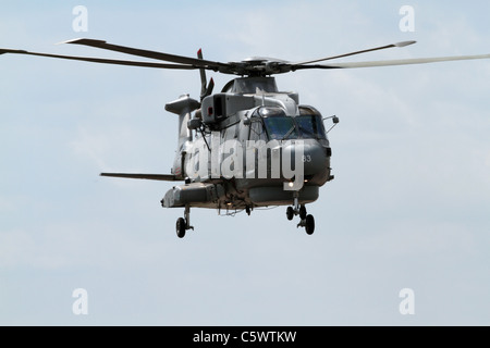 MERLIN HM1 ELICOTTERO ROYAL NAVY'S 824 NAS 02 Luglio 2011 Foto Stock