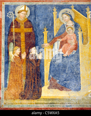 Un affresco votivo raffigurante la Vergine in trono col Bambino nella Basilica di San Zeno Maggiore a Verona Foto Stock