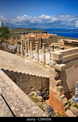 Vista parziale dell'acropoli di Lindos, l' isola di Rodi, Dodecanneso, Grecia. Foto Stock