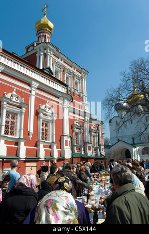 La domenica di Pasqua il Convento Novodevichy, Mosca, Russia Foto Stock