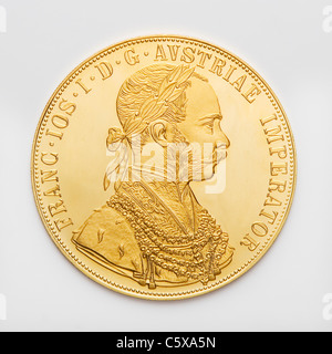 Austrian Ducat, moneta in oro, close up Foto Stock