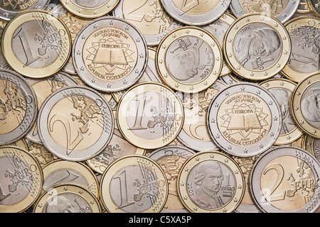 Varietà di monete in euro, full frame, close up Foto Stock