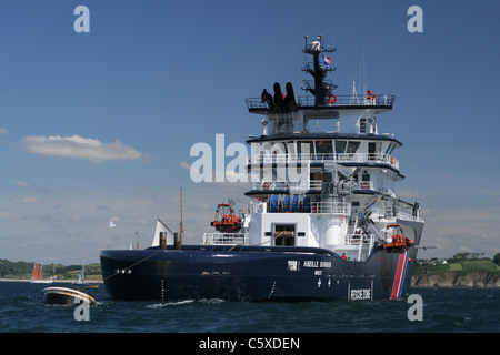 Francese Moderno rimorchiatore Abeille "Bourbon", baia di Douarnenez (Finistère Bretagna, Francia). Foto Stock