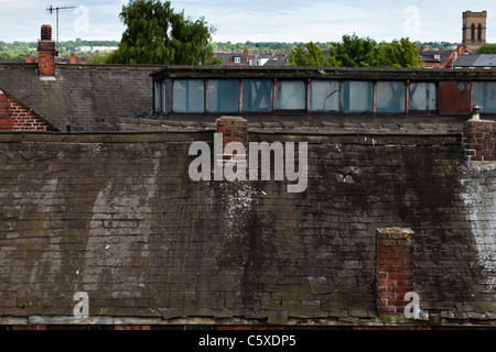 Vecchia fabbrica tetto di ardesia, Sheffield, England, Regno Unito Foto Stock