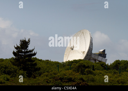 Piatto di comunicazioni a Goonhilly in groppa di stazioni terrestri per collegamenti via satellite, vicino a Helston in Cornovaglia Foto Stock