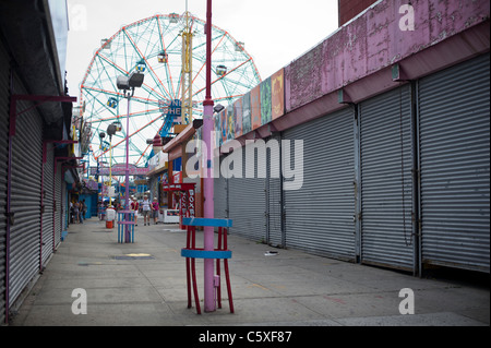 Chiuso le imprese arcade su Jones a piedi a Coney Island a Brooklyn in New York Foto Stock