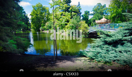 Il Jardin Public (giardino pubblico) a Bordeaux, Francia, date tutto il modo in cui torna a 1749. Si tratta di un luogo ideale per le passeggiate. Foto Stock