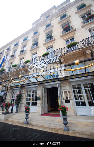 Ingresso a Le Grand Hotel de Bordeaux, hotel a cinque stelle a Place de la Comedie, Bordeaux. Foto Stock