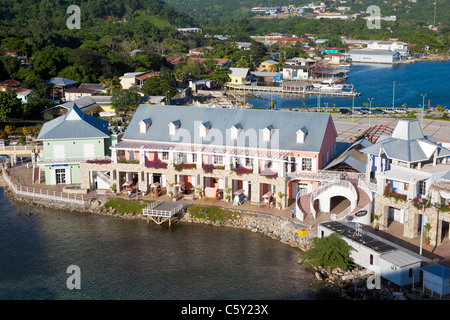 Centro città cruise port e negozi al foro Coxen sull isola di Roatan in Honduras Foto Stock