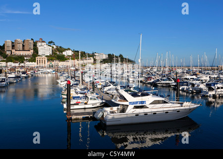 Barche a vela ormeggiata al porto di Torquay nel Devon. Inghilterra, Regno Unito, Europa Foto Stock