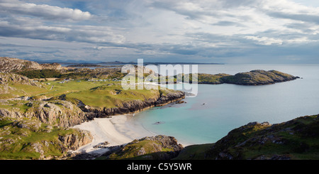 Spiagge e paesaggi costieri a: Achmelvich, Assynt, Sutherland, Highland, Scotland, Regno Unito Foto Stock