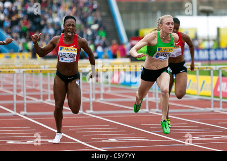 Sally PEARSON vincitore, Donne 100m ostacoli, Aviva London Grand Prix, il Crystal Palace di Londra 2011 Foto Stock