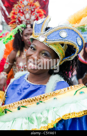Hackney un carnevale 2011 - minuti prima che il caso è stato a causa di kick off è stato annullato a causa del Tottenham sommosse Foto Stock