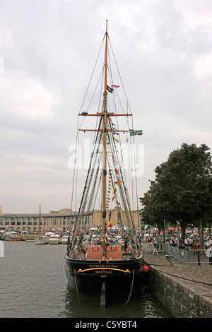 La Kathleen e maggio tre montante nave a vela nel porto di Bristol per il festival Foto Stock