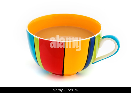 Striata tazza di caffè isolato su sfondo bianco Foto Stock