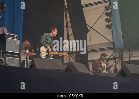 Led Zepplin John Paul Jones eseguendo con nauseante Steve al Latitude Festival 2011, Suffolk, Inghilterra, Regno Unito. Foto Stock