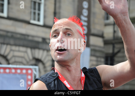 Il possente Gareth, Street performer at Edinburgh Fringe 2011 Foto Stock