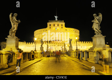 Castel Sant'Angelo dal Ponet Sant'Angelo, Roma, Italia Foto Stock