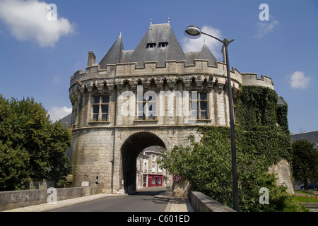 Porta fortificata per la città, Vendome, Valle della Loira, Francia Foto Stock