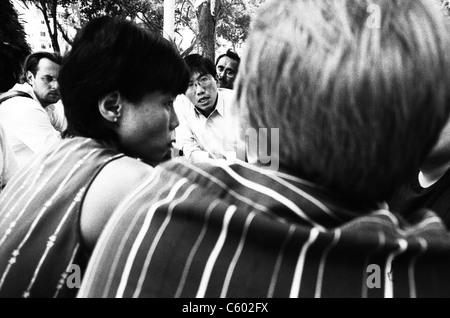 Dr chee presto juan,Gandhi e ambalam chee siófok mento durante l incontro con i membri di una ONG svedesi a Speakers corner Foto Stock