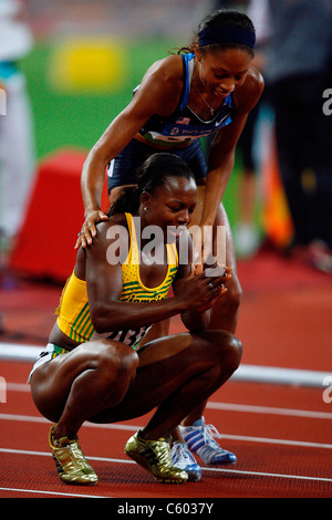 VERONICA CAMPBELL-BROWN & alleato GIAMAICA & USA lo stadio olimpico di Pechino CINA 21 Agosto 2008 Foto Stock