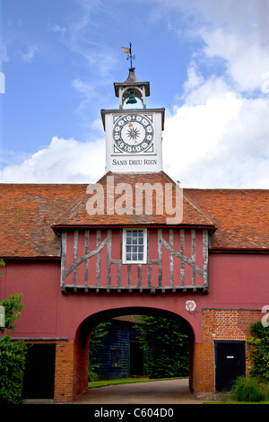 Ingatestone Hall Clock Tower e arco Foto Stock