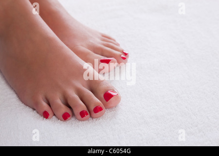 Stati Uniti d'America, Illinois, Metamora, donna con red pedicure Foto Stock