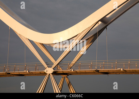 La sezione del ponte di Infinity, Stockton-on-Tees, nel tardo pomeriggio di luce Foto Stock