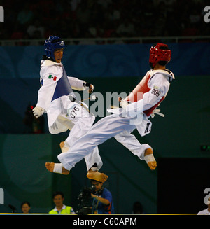 ROHULLAH NIKPAI & GUILLERMO PE AFGHANISTAN V Messico lo stadio olimpico di Pechino CINA 20 Agosto 2008 Foto Stock