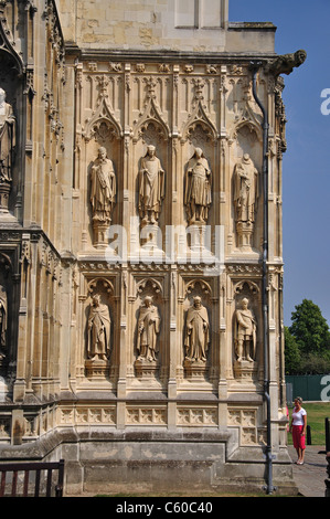 Statue intagliate dal portico sud, Canterbury Cathedral, Canterbury, città di Canterbury, nel Kent, England, Regno Unito Foto Stock