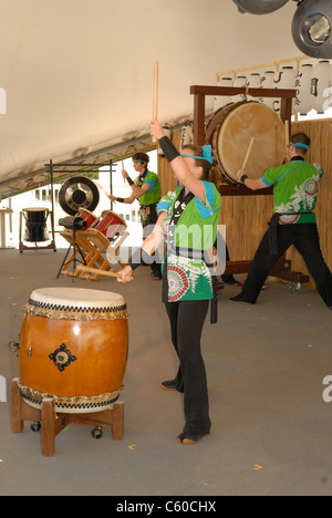 Taiko batteristi al festival giapponese NEGLI STATI UNITI Foto Stock