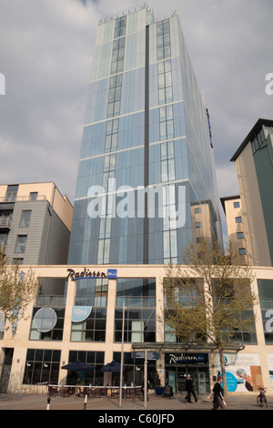 La facciata anteriore al Radisson Blu Hotel, centro di Bristol, Regno Unito. Foto Stock