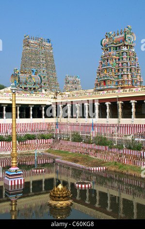 Vista di Theppakulam Sri Meenakshi Temple Madurai Tamil Nadu India del Sud Foto Stock