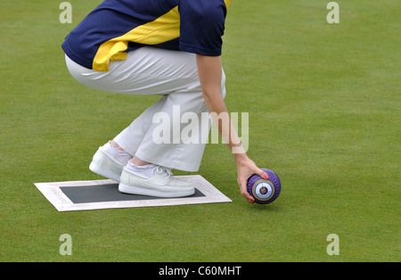 Junior donna bocce in Leamington Spa, Regno Unito Foto Stock