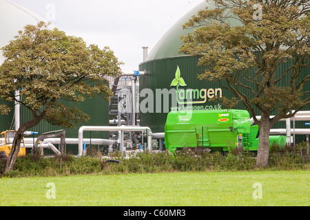 Un farmgen bio-digestivo che producono energia elettrica da bio-metano nei pressi di Warton, Lancashire, Regno Unito. Foto Stock