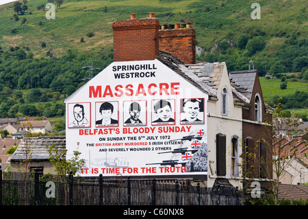 Il murale nella parte occidentale di Belfast, commemorando il Springhill Westrock massacro, 9 Luglio 1972 Foto Stock