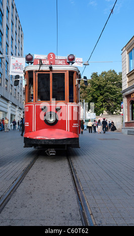Vintage tram, Istanbul Foto Stock