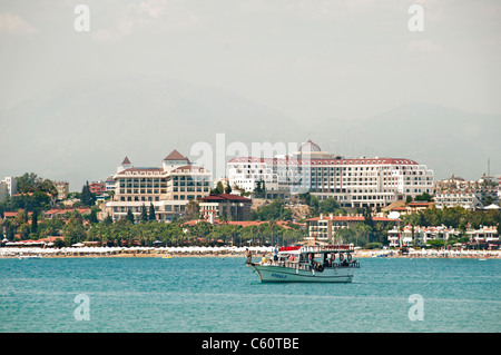 Lato Città Città della Turchia Port Harbour Beach Sea Foto Stock